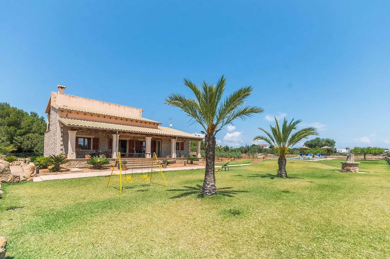 Вилла Can Mosca - Private Pool & Large Garden Алькудия