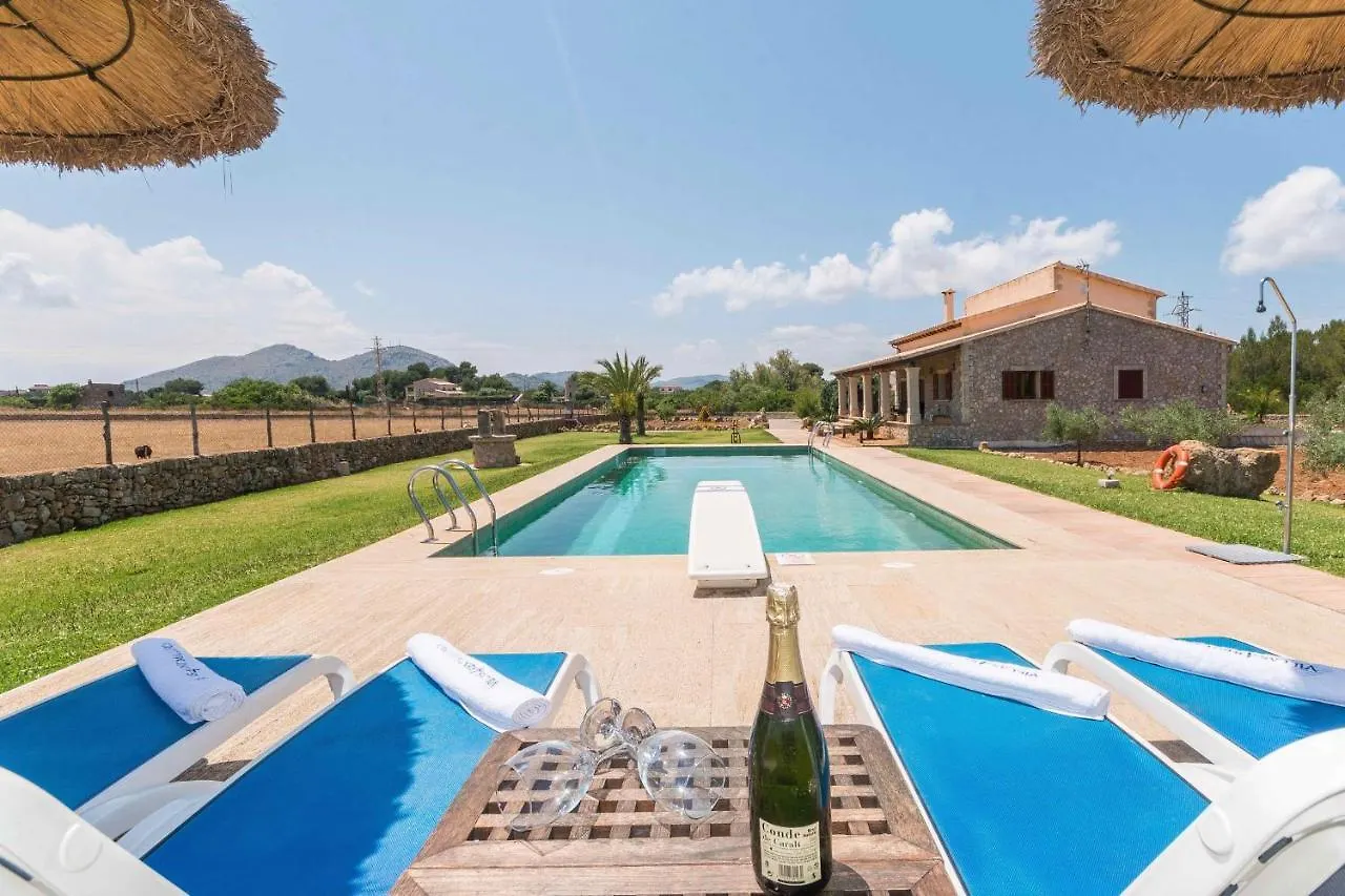 Вилла Can Mosca - Private Pool & Large Garden Алькудия